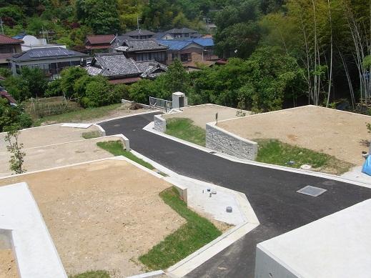 Local photos, including front road. Local 2