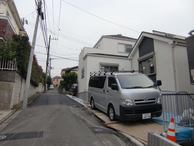 Local photos, including front road. Local (11 May 2013) Shooting