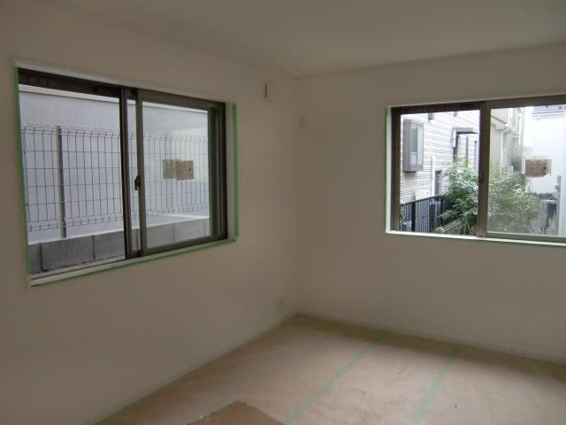 Non-living room. Local (11 May 2013) Shooting