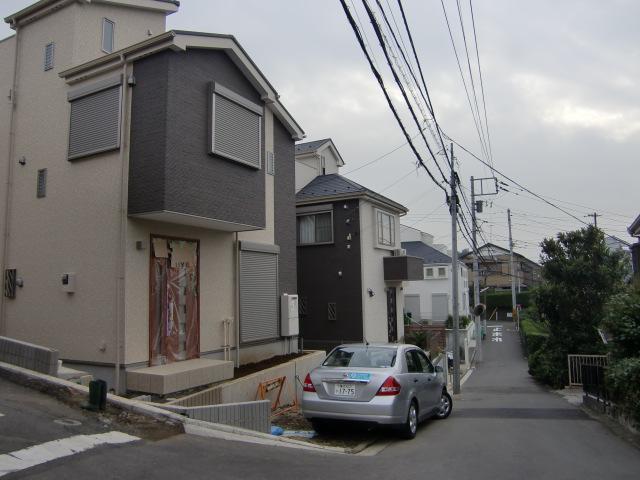 Local photos, including front road. Local (11 May 2013) Shooting