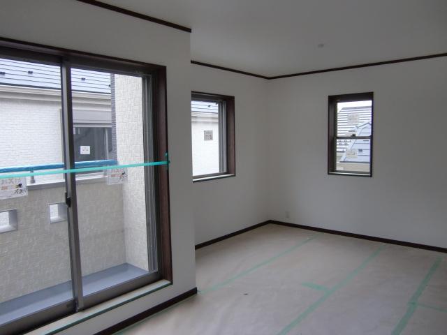 Living. Local (11 May 2013) Shooting