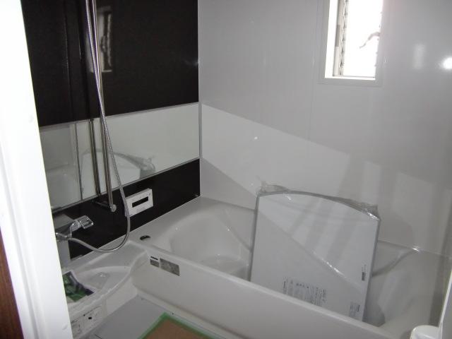 Bathroom. Local (11 May 2013) Shooting