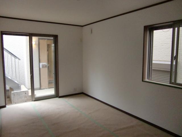 Non-living room. Local (11 May 2013) Shooting