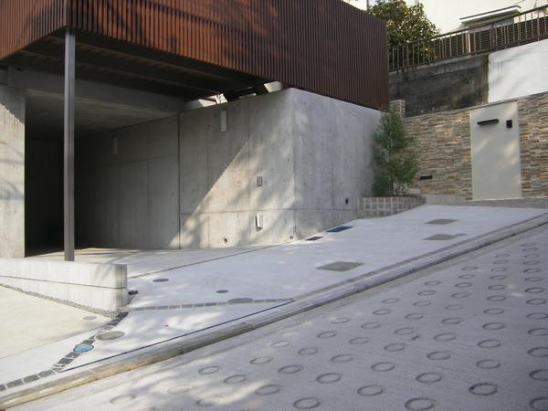 Parking lot. Local (10 May 2013) Shooting