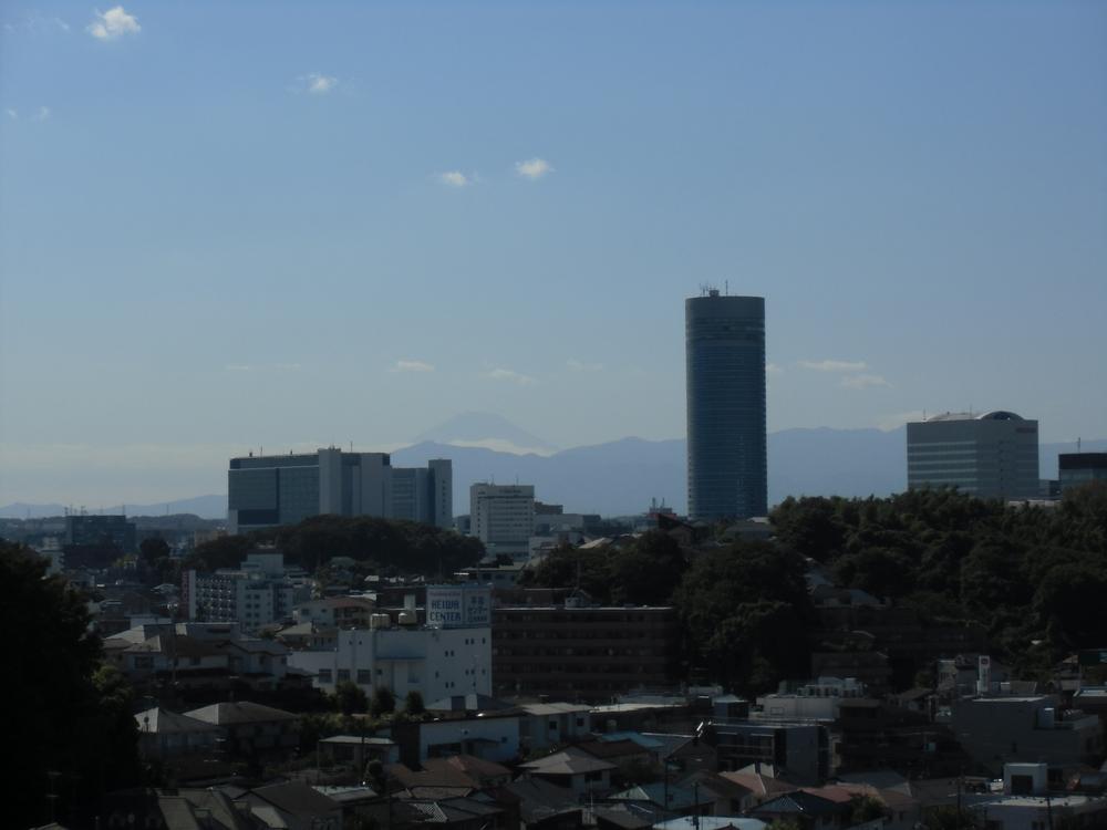 View photos from the dwelling unit. View from local (09 May 2013) Shooting