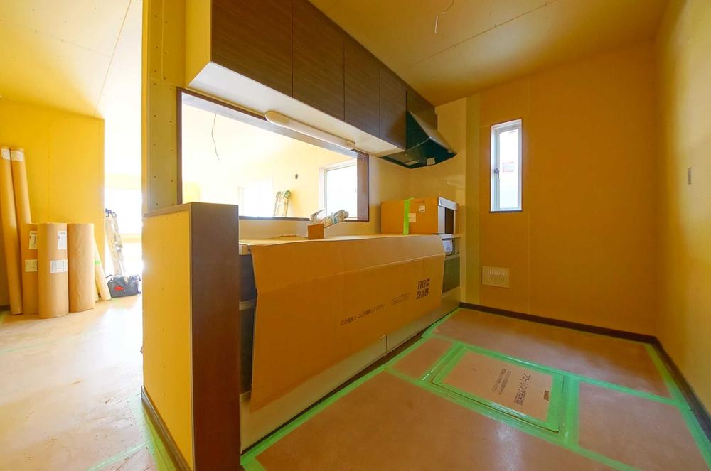 Kitchen. Indoor (11 May 2013) Shooting, This is a system kitchen of artificial marble counter.