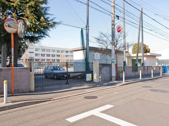 Junior high school. Yokohamashiritsudai 1600m until the rope junior high school