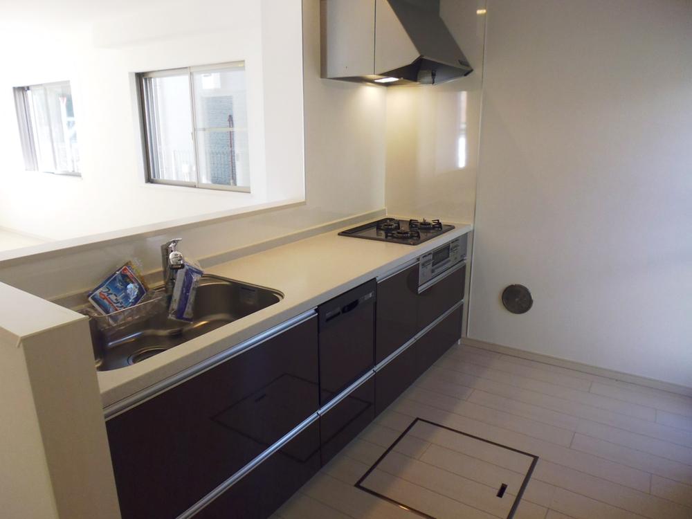 Kitchen. Built-in dishwashing, Water purifier built-in system kitchen. Or see the situation of children in the face-to-face, You can enjoy your food while watching TV.