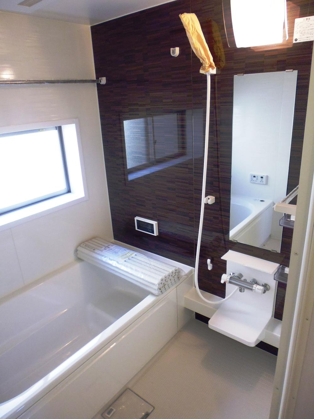 Bathroom. Bathroom ventilation heating dryer, TV with a unit bus.