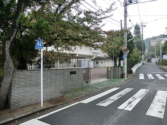 Primary school. 879m to Yokohama Municipal Shirahata Elementary School