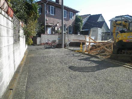 Local photos, including front road. Frontal road