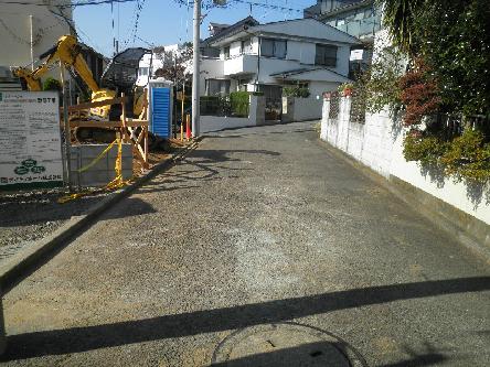 Local photos, including front road. Front road 2