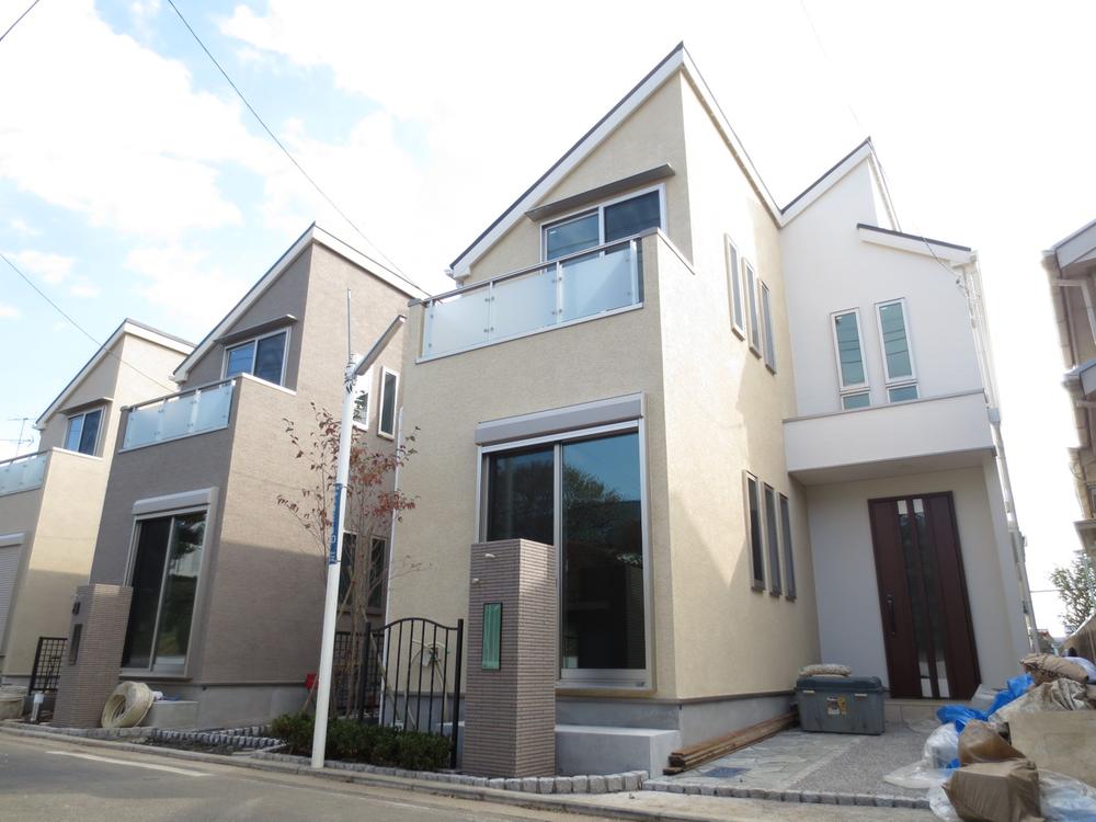 Local appearance photo. Local (11 May 2013) Shooting