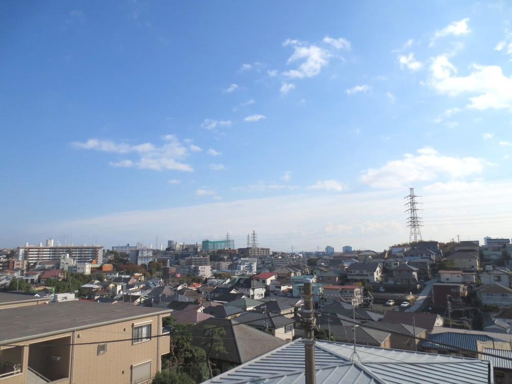 View photos from the dwelling unit. Building 2 View from the balcony (11 May 2013) Shooting