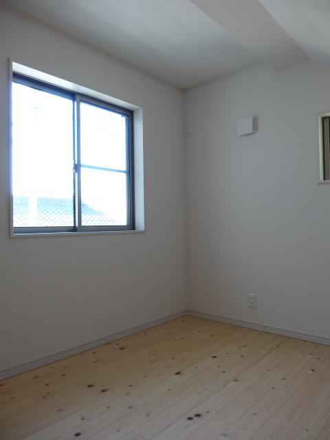 Non-living room. Indoor (12 May 2013) Shooting