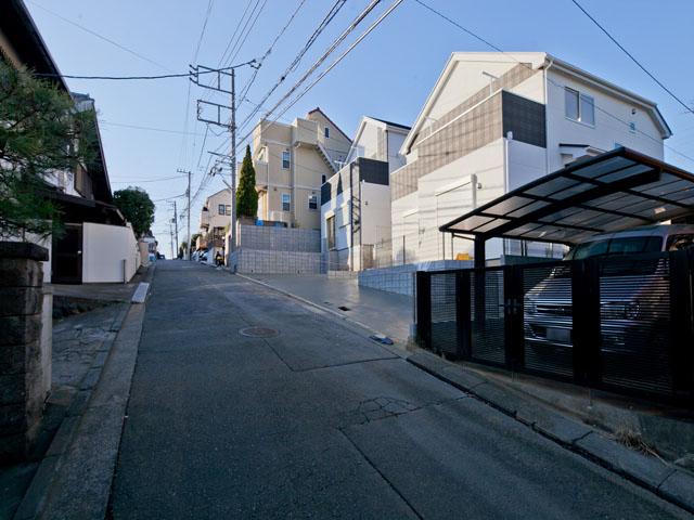 Local photos, including front road. (Local appearance photos, including the front road) Situated in the residential area with calm