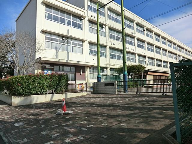 Primary school. 450m to Yokohama Municipal Shin'yoshida Elementary School