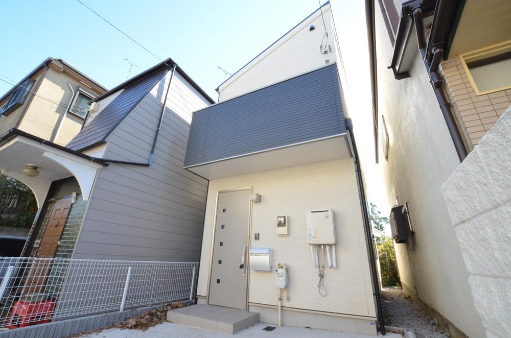 Local appearance photo. Local (11 May 2013) Shooting