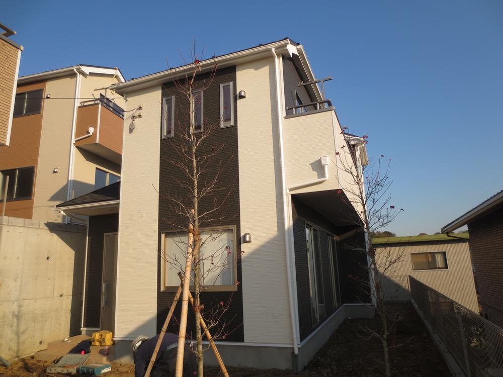 Local appearance photo. Local (12 May 2013) Shooting