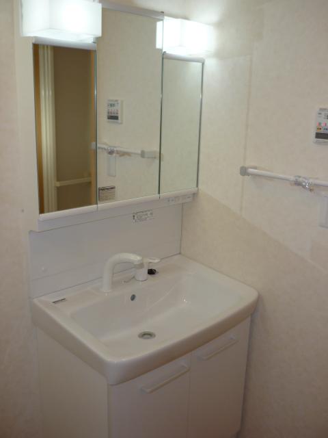 Wash basin, toilet. Indoor shooting