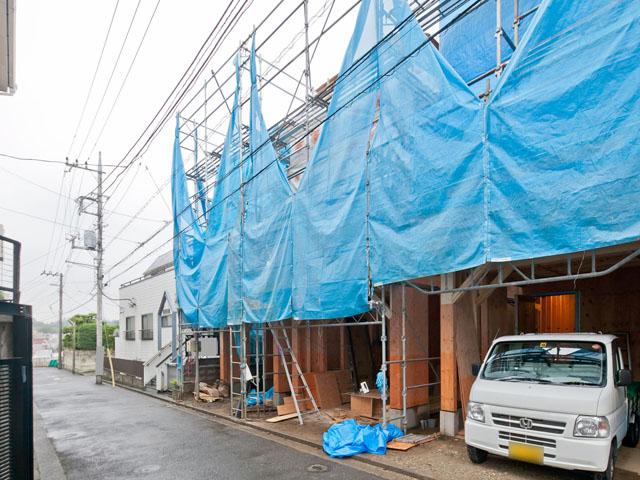 Local photos, including front road. Local (11 May 2013) Shooting