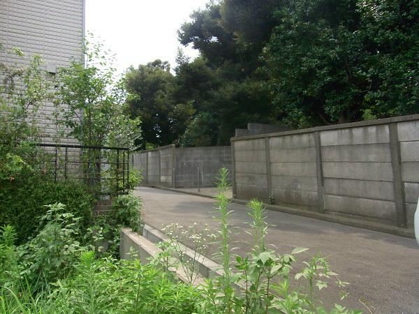 Local photos, including front road. Front road (1)