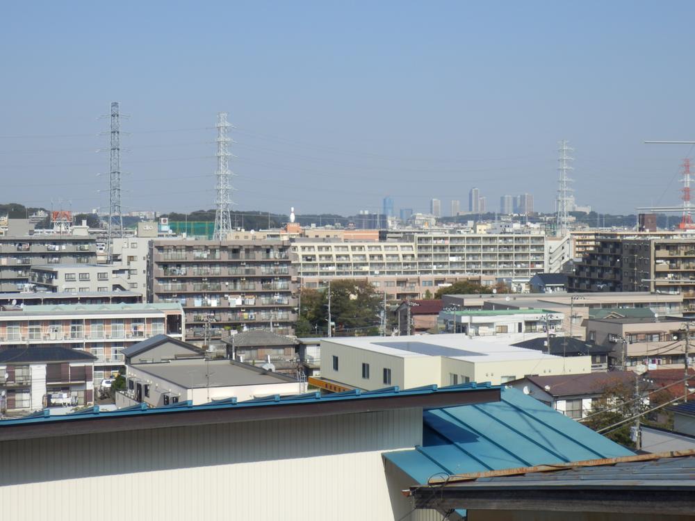 View photos from the dwelling unit. View from the site (November 2013) Shooting