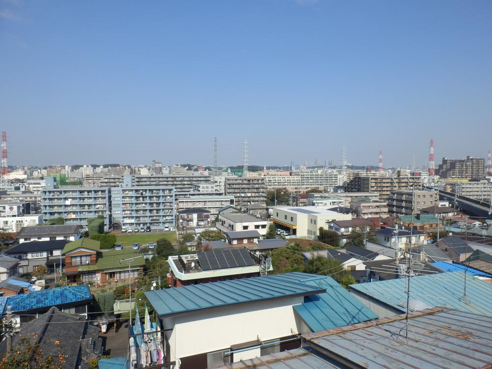 View photos from the dwelling unit. View from the site (November 2013) Shooting