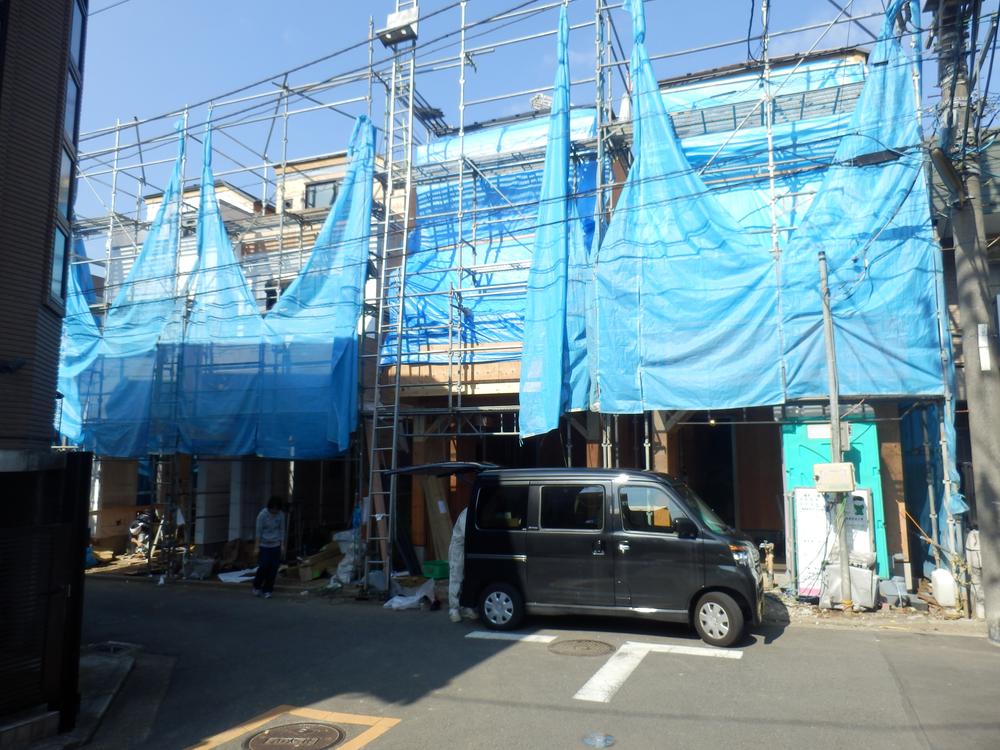 Local appearance photo. Local (11 May 2013) Shooting