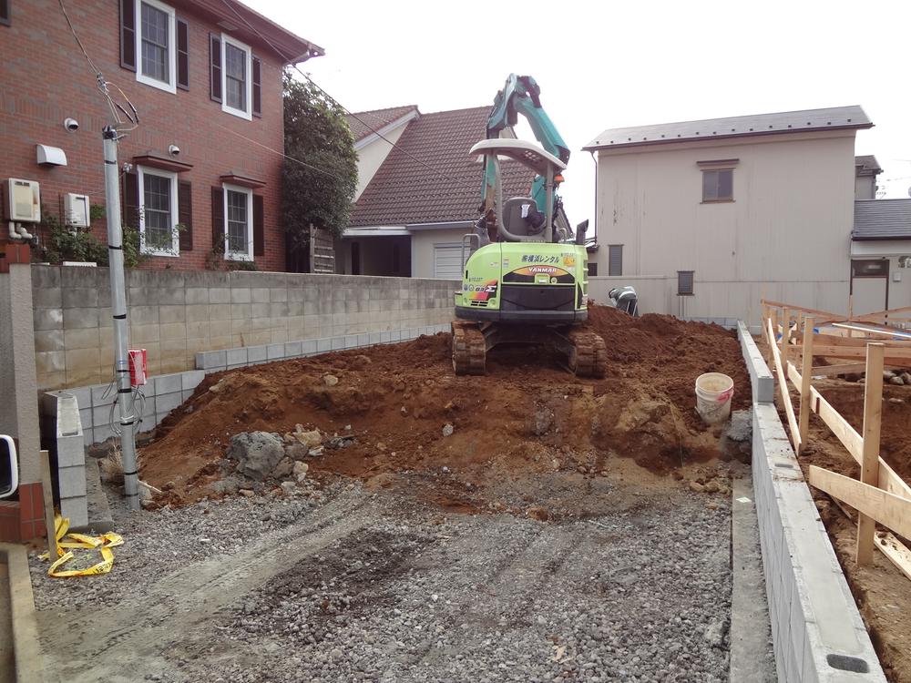 Local appearance photo. Local (11 May 2013) Shooting