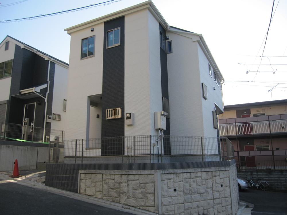 Local appearance photo. (December 2013) Shooting