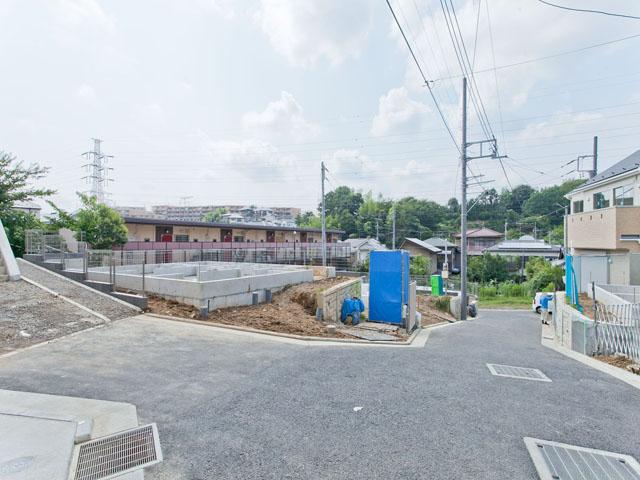 Local photos, including front road. Local Photos