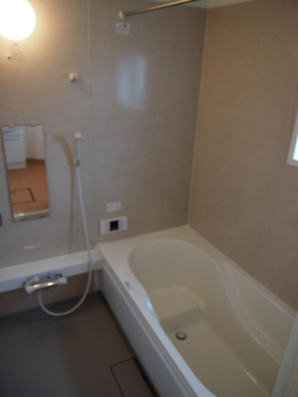 Same specifications photo (bathroom)