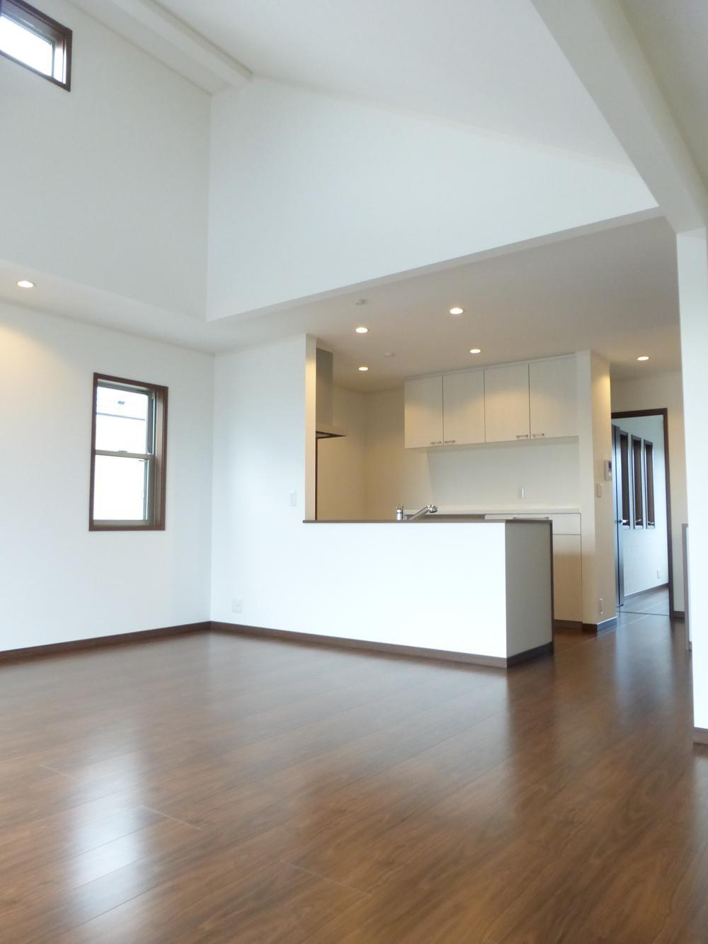 Living. Building 2 Indoor (November 28, 2013) Shooting