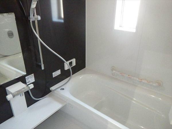 Bathroom. (1) Building bathroom