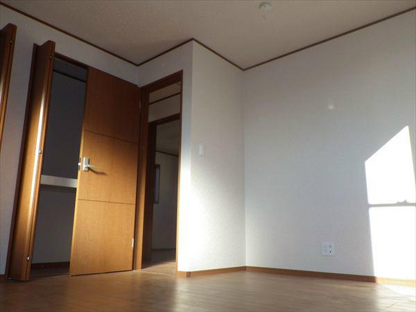 Non-living room. (1) Building Western-style