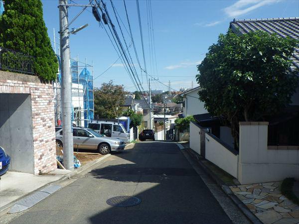 Local photos, including front road. Local front road