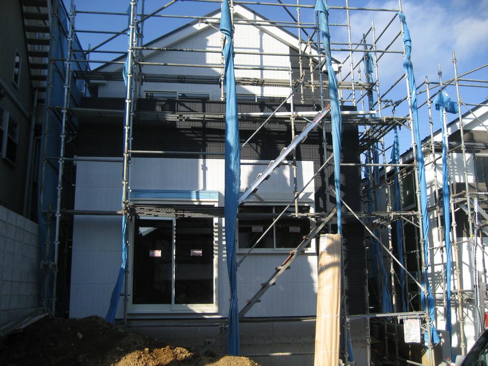 Local appearance photo. Local (11 May 2013) Shooting