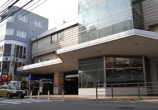 station. Tokyu Toyoko Line "Tsunashima" 560m to the station