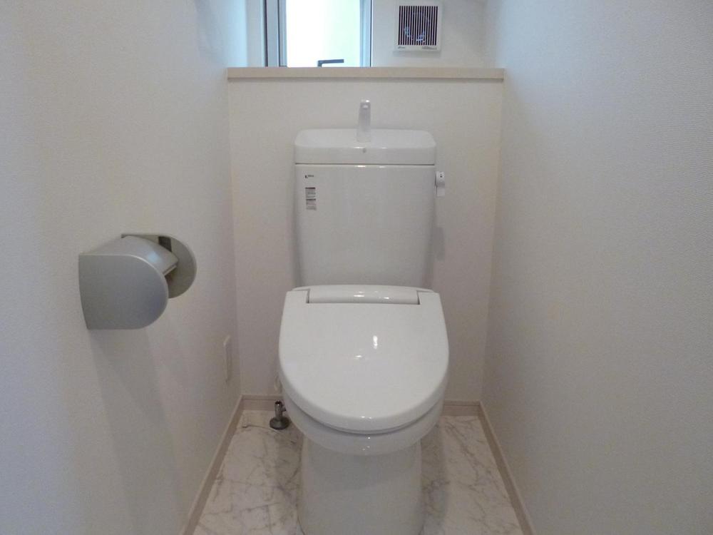 Toilet. 4 Building toilet