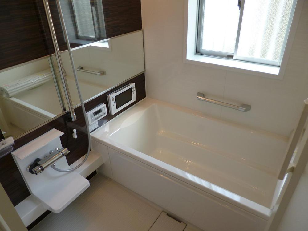 Bathroom. 4 Building system bus