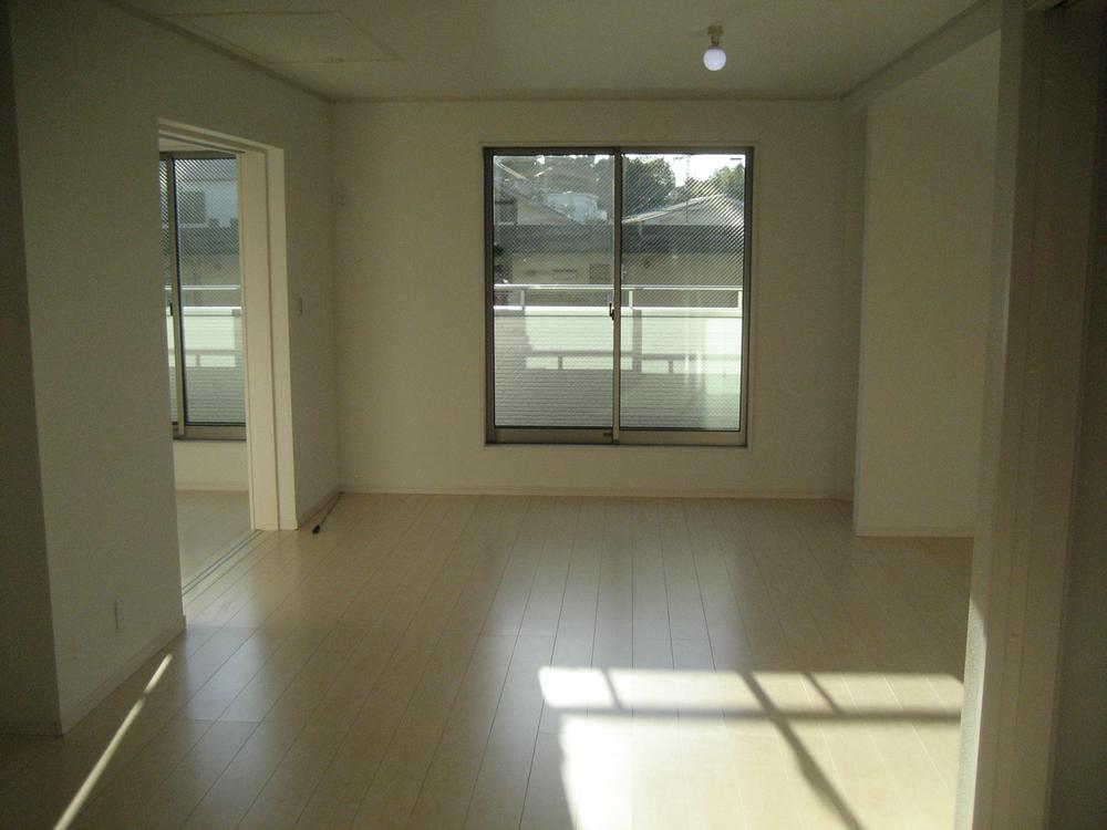 Living. Indoor (12 May 2013) Shooting