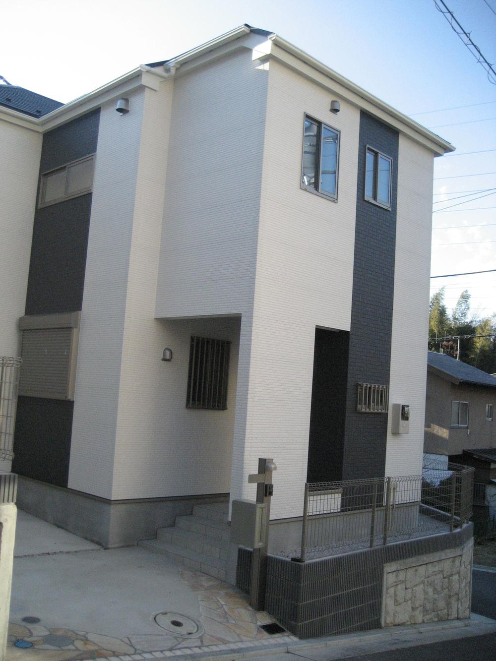 Local appearance photo. Local (12 May 2013) Shooting