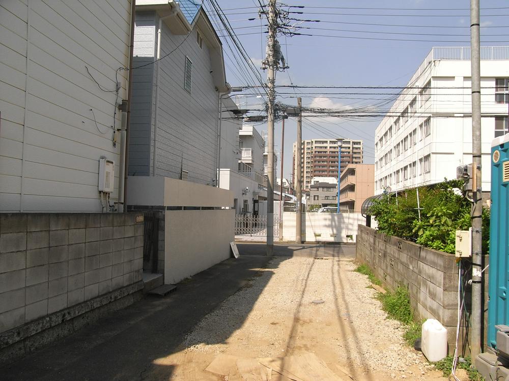 Local photos, including front road. Local (09 May 2013) Shooting