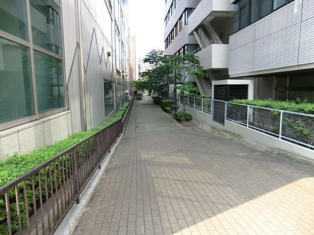 park. 700m until Nitta green road