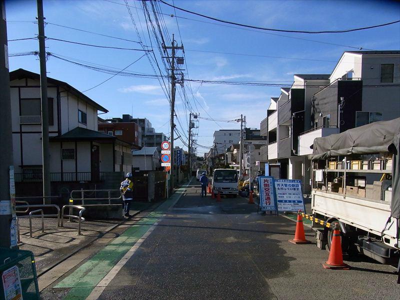Local photos, including front road. Frontal road
