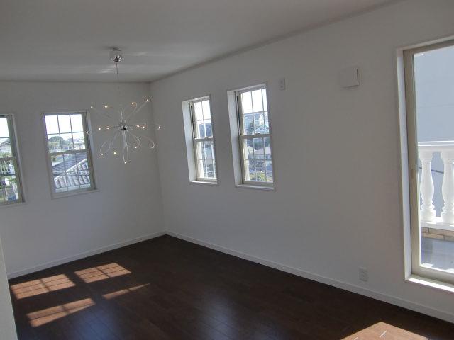 Non-living room. Indoor (10 May 2013) Shooting