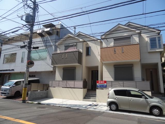 Local appearance photo. Local shooting