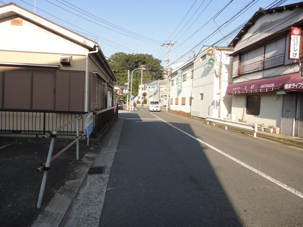 Local photos, including front road. Local (11 May 2013) Shooting