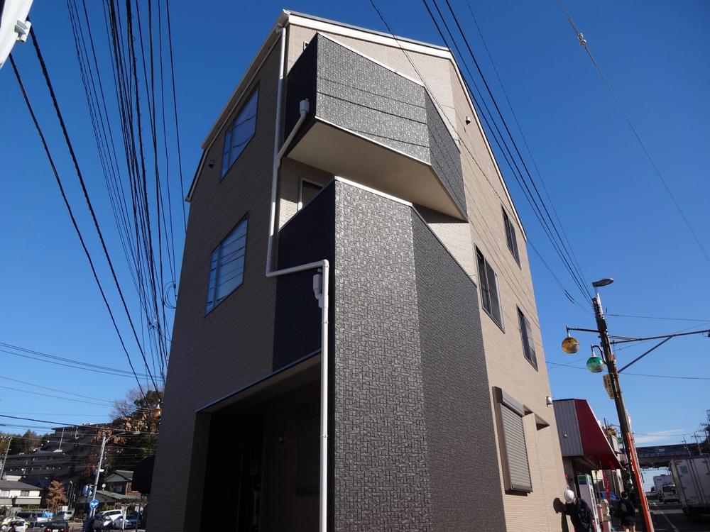 Local appearance photo. Local (11 May 2013) Shooting